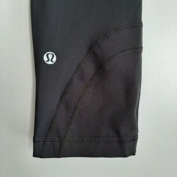 LULULEMON Inspire Crop II 2 Luxtreme Black Tight Athletic Leggings Sz 4 - Picture 12 of 14